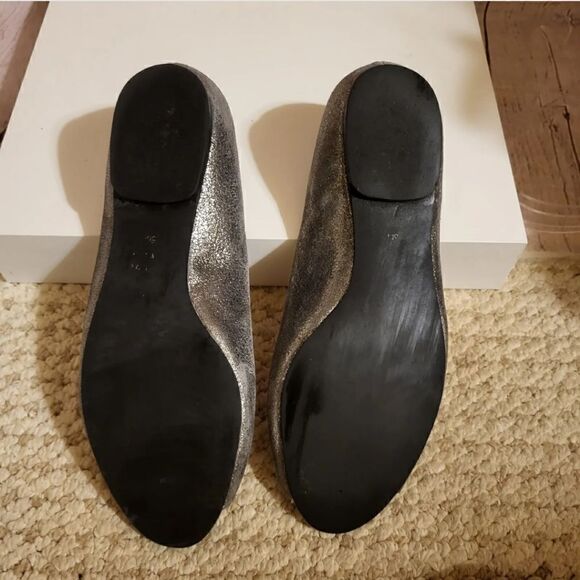 Kate Spade New York Silver Grey Metallic Leather Peep Toe Jewel Trim Flats 6M - Picture 7 of 7